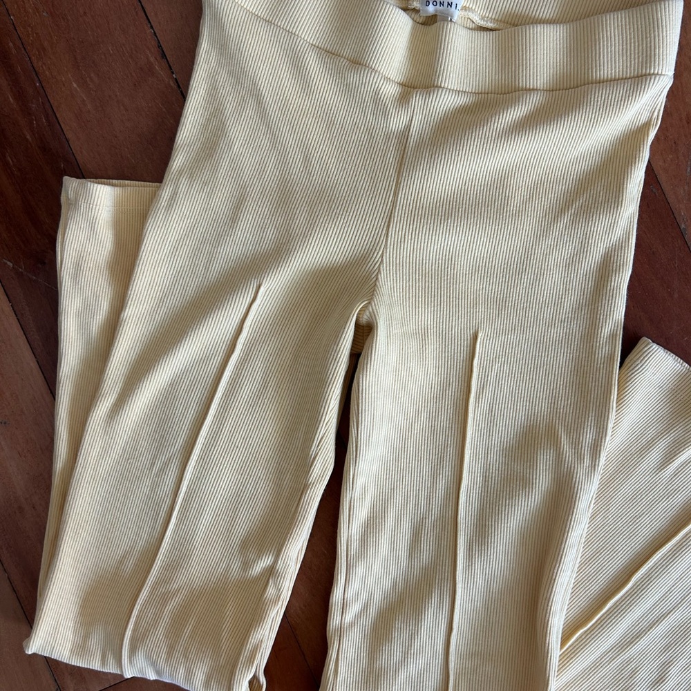 Donni Rib Kick Crop Flare - Butter - XS - EUC Worn once